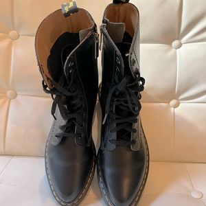 Brand new, never worn, limited edition pointy black Dr Martens - size US 9